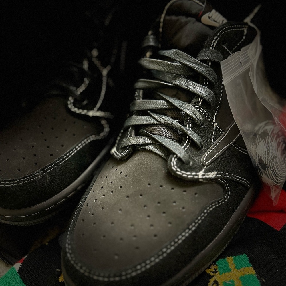 Deadstock Travis Scott Low Dunks ‘Phantom Blacks”, Jordan’s \ Nike. $250 Sale! - Picture 10 of 16